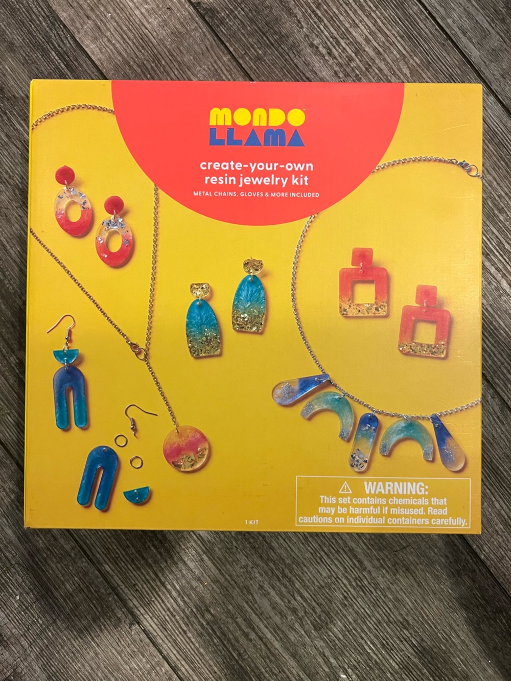 Mondo Llama Create-Your-Own Resin Jewelry Kit